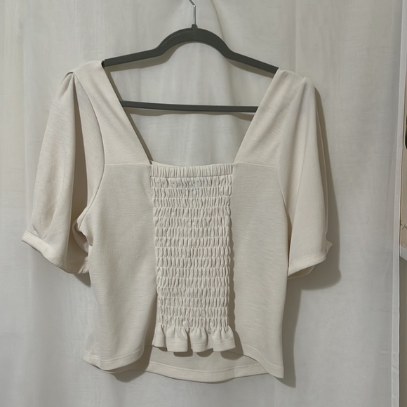 Banana Republic Cream Short Sleeve Short Top - Picture 5 of 5